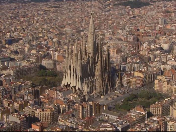 Widok z lotu ptaka Antoniego Gaudiego Sagrada Familia