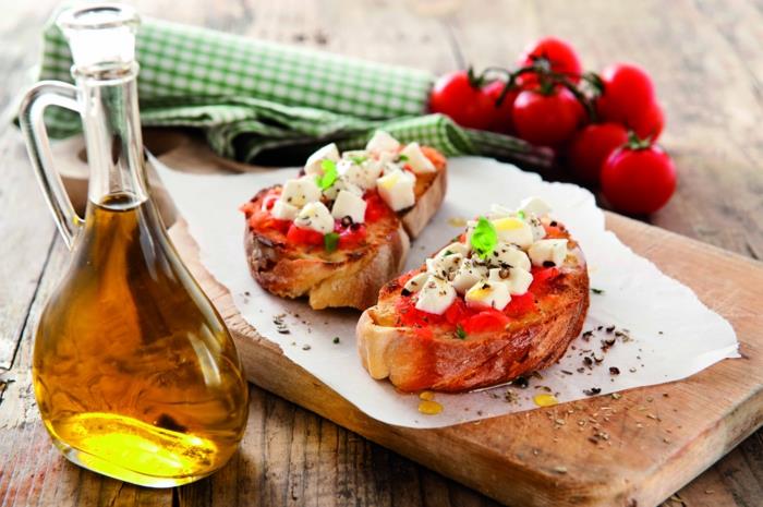 Bruschetta aux ingrédients de tomate mozzarela