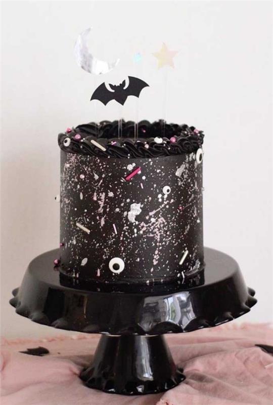 Inspirujący czarny Halloween Torzen z drobnymi detalami Halloweenowy tort