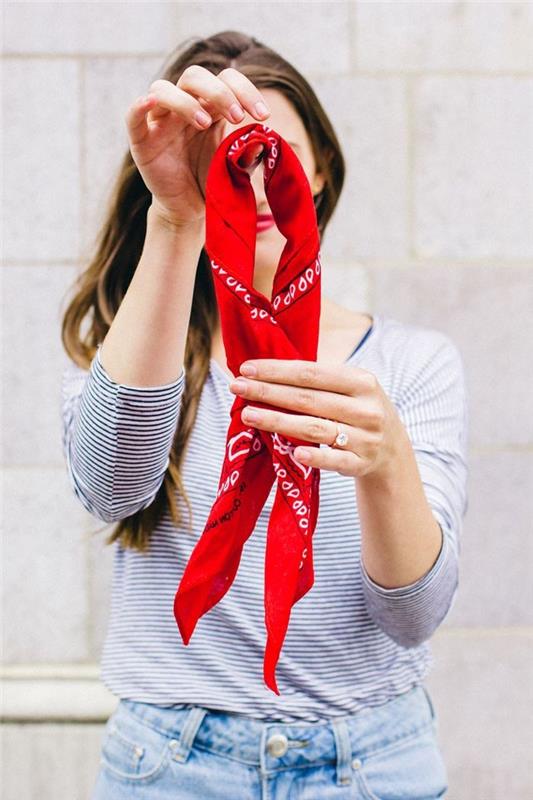 attacher un bandana