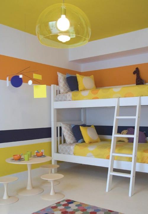 Idée de design de chambre d'enfant colorée lit superposé jaune orange