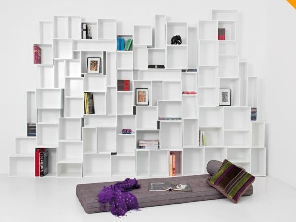 idées feng shui étagères livres mur blanc