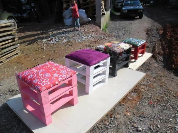 salon de jardin en palettes tabouret