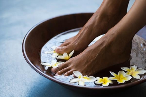 faire vous-même un beau bain de pieds pédicure